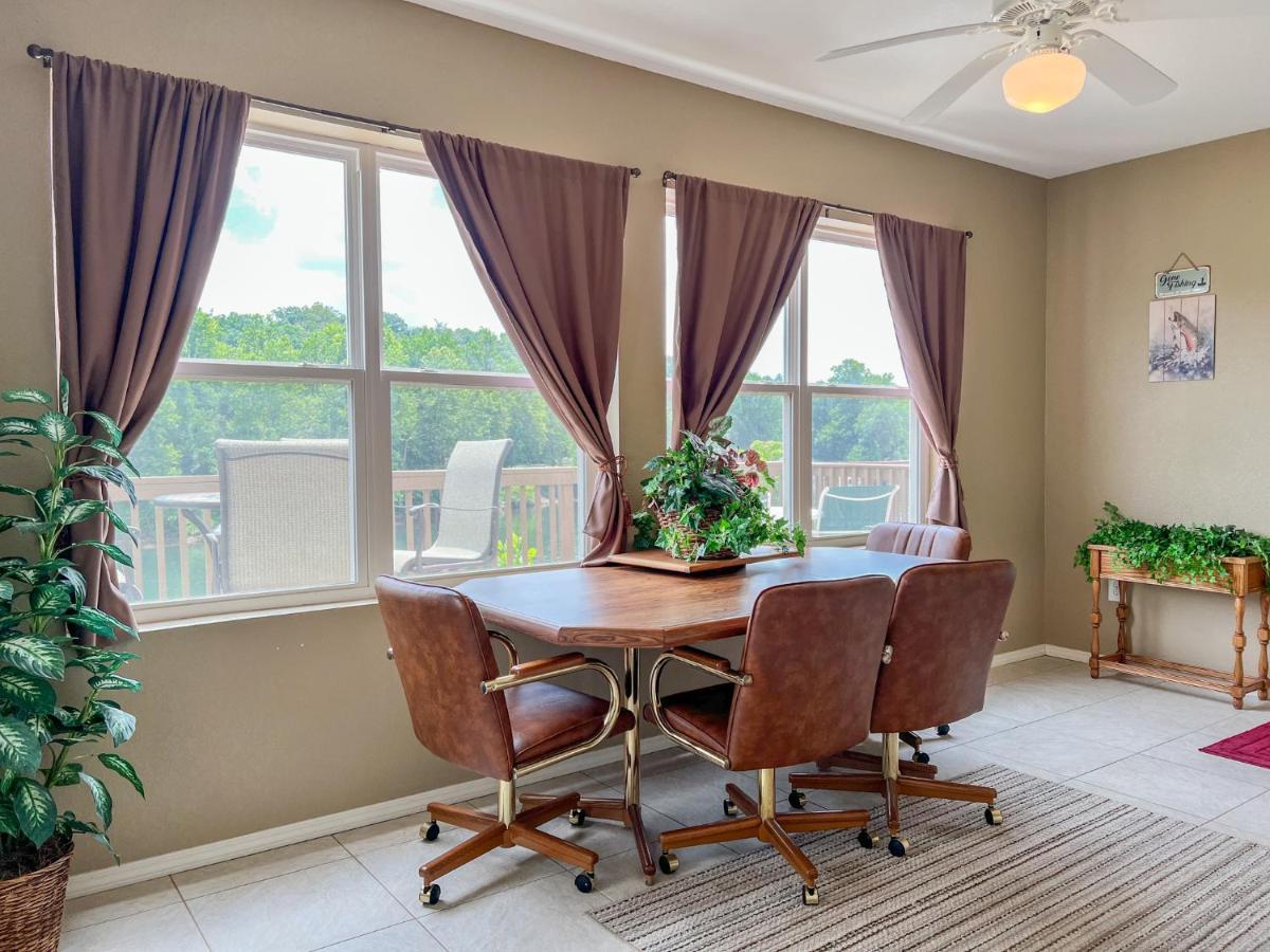 Lake Front 2Br Walk-In With Large Deck - Free Tickets Included - 79-1 Бренсон Екстер'єр фото
